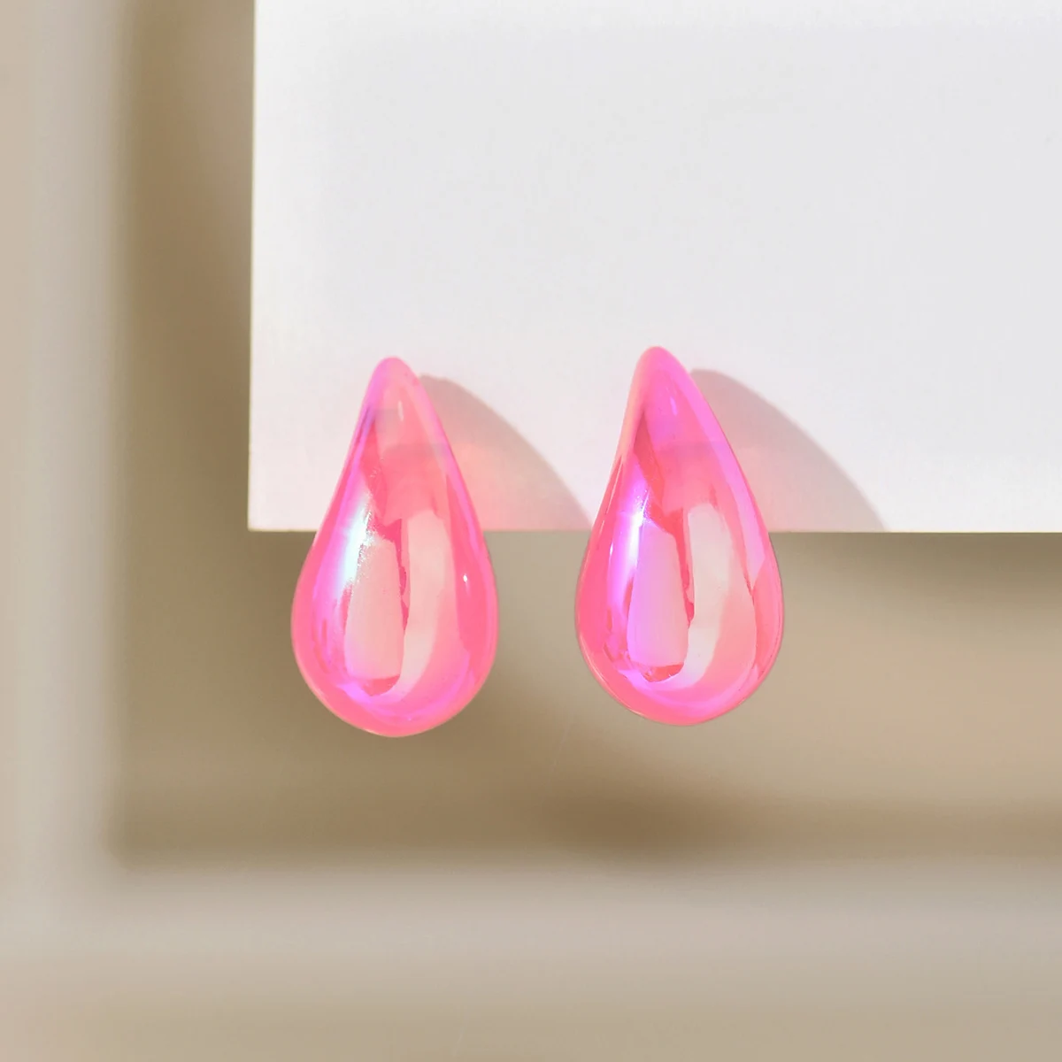 Boucles d'oreilles resine gouttes roses