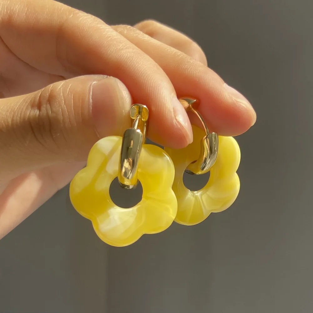 Boucles d'oreilles resine jaune fleur - Jaune