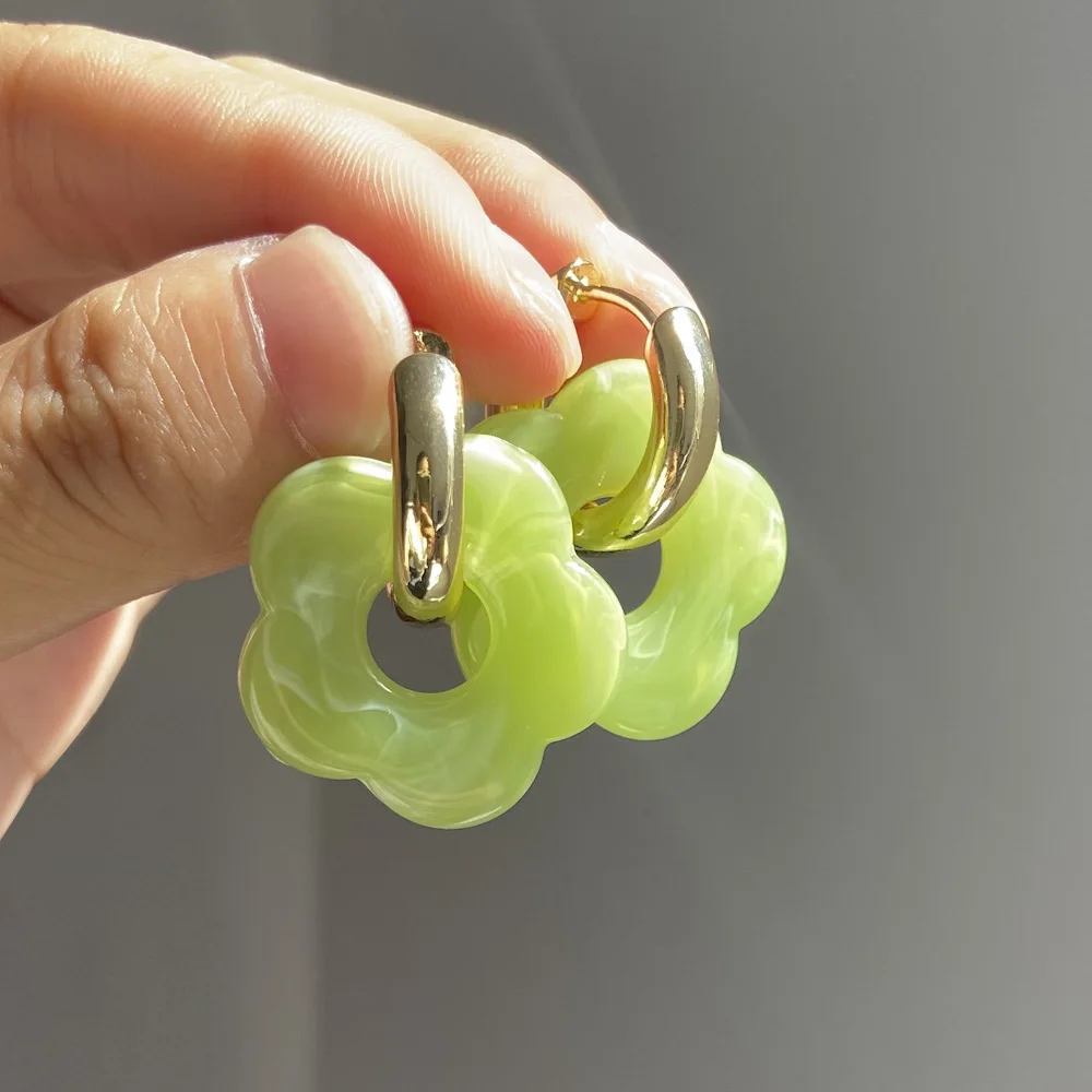 Boucles d'oreilles resine vertes fleur - Vert
