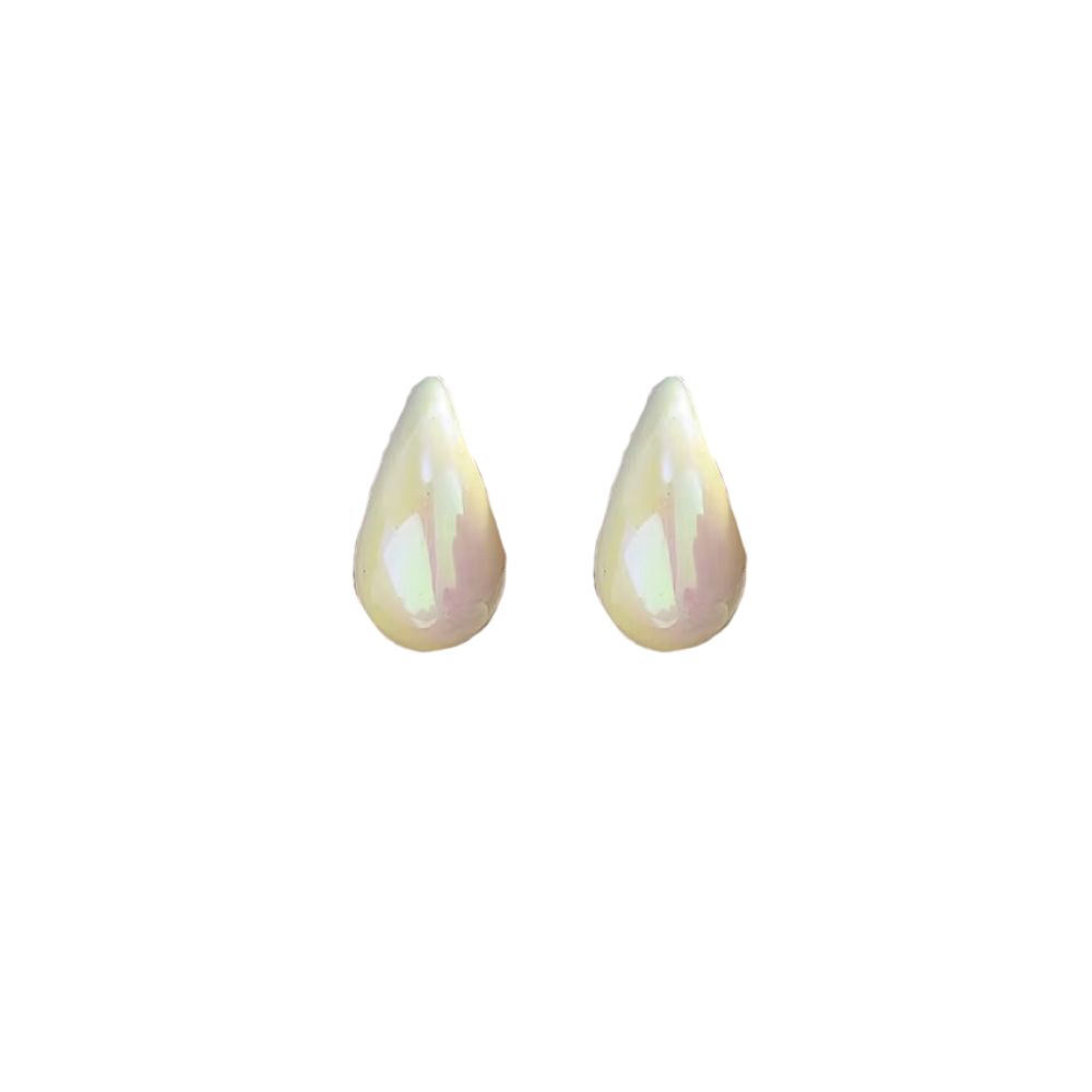Boucles d'oreilles resine gouttes blanches nacrées
