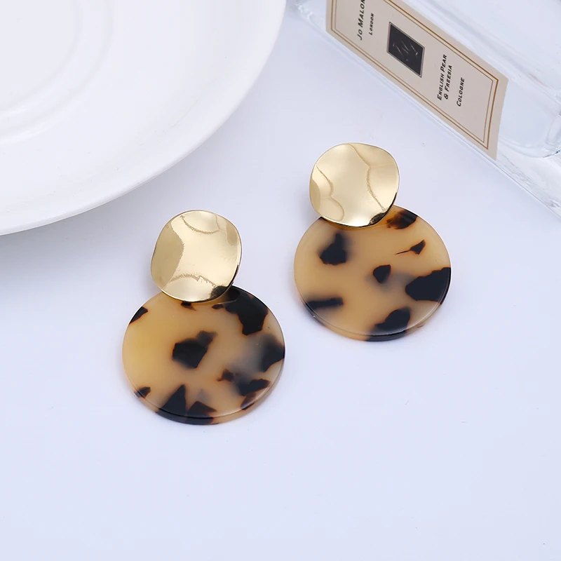 Boucles d'oreilles resine rondes marron léopard